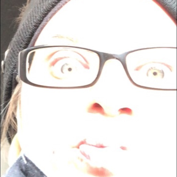 Meet Your Posher - Picture 3 of 5